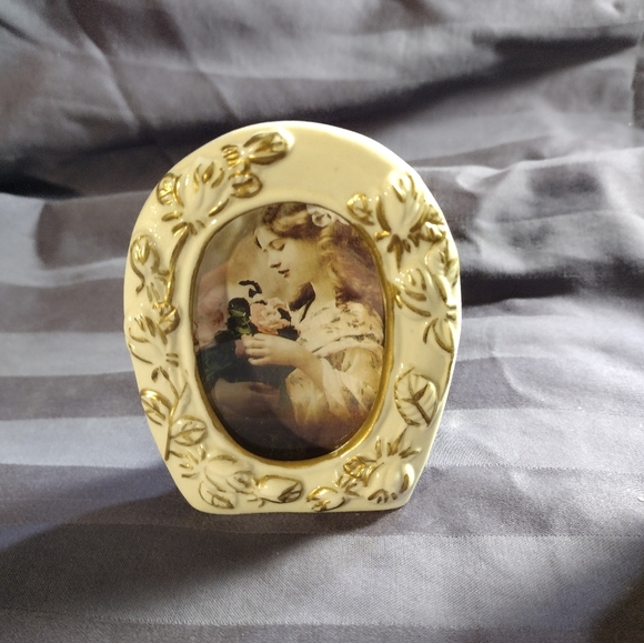 Crown Mini Photo Frames Set - Picture 4 of 9